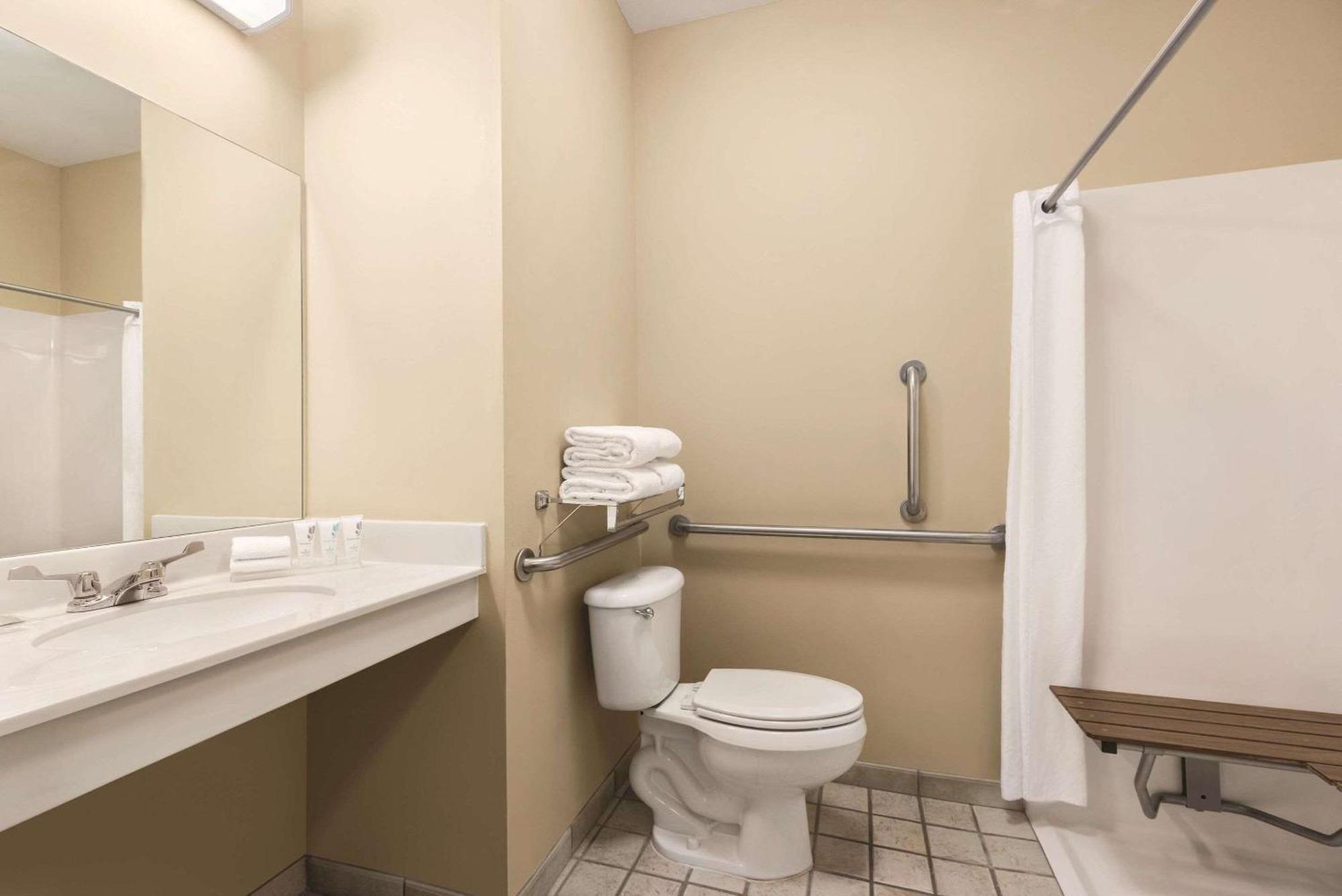 Country Inn & Suites By Radisson, Forest Lake, Mn Εξωτερικό φωτογραφία